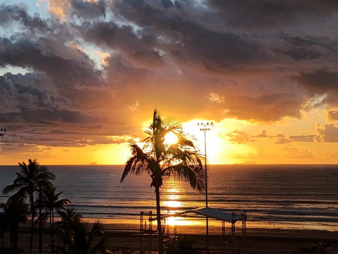 Apto Em Frente Ao Mar - Predio Redondo เปรูอิบี ภายนอก รูปภาพ